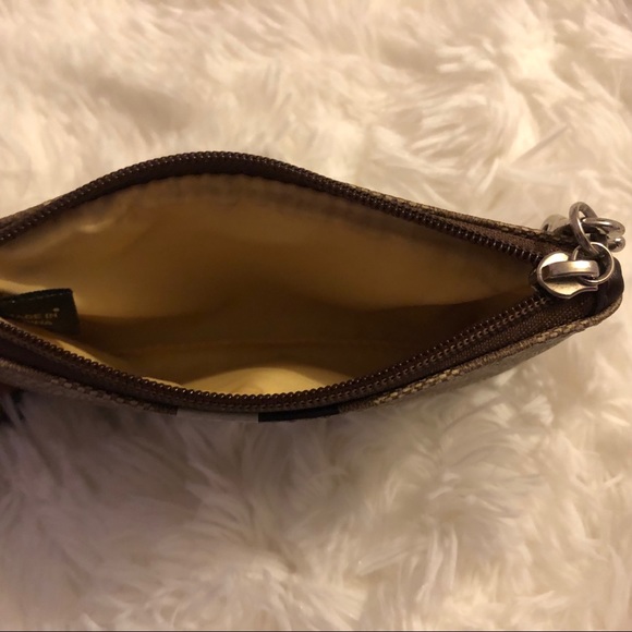 Brown coach wristlet - Picture 3 of 3
